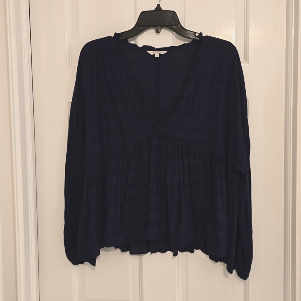 Lucky Brand Women's flowy v neck blouse